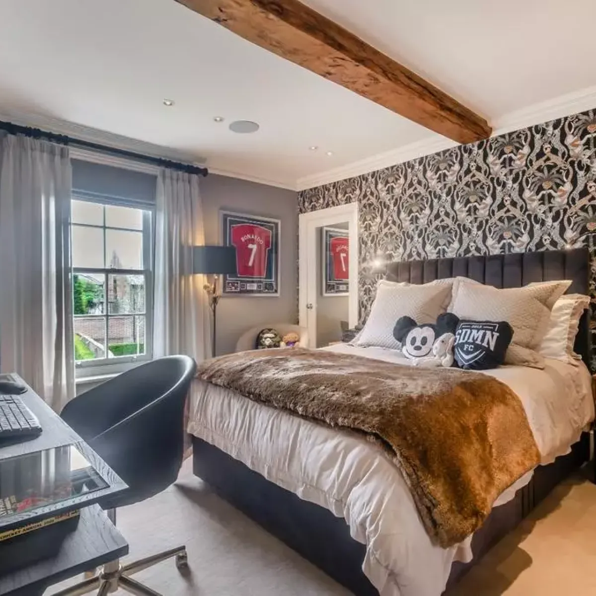 Atlantic Interiors Home Hero Bed & Lamp