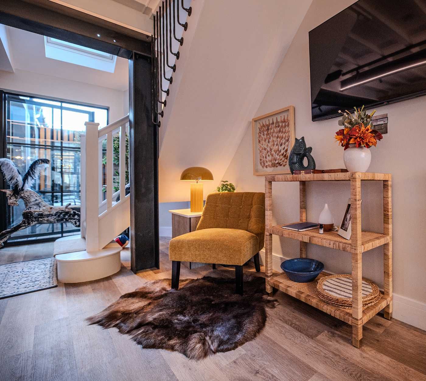 Atlantic Interiors Home Hero Bed & Lamp